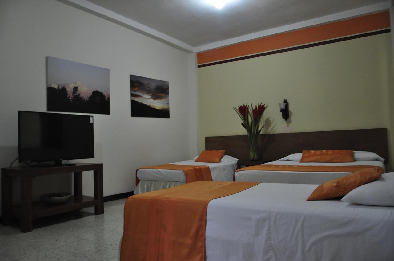 Hotel Valdivia Plaza Jardín Eksteriør bilde