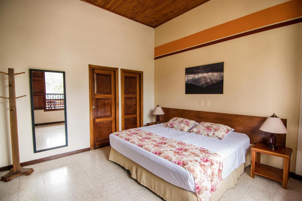 Hotel Valdivia Plaza Jardín Eksteriør bilde
