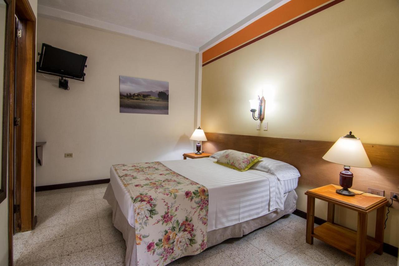 Hotel Valdivia Plaza Jardín Eksteriør bilde