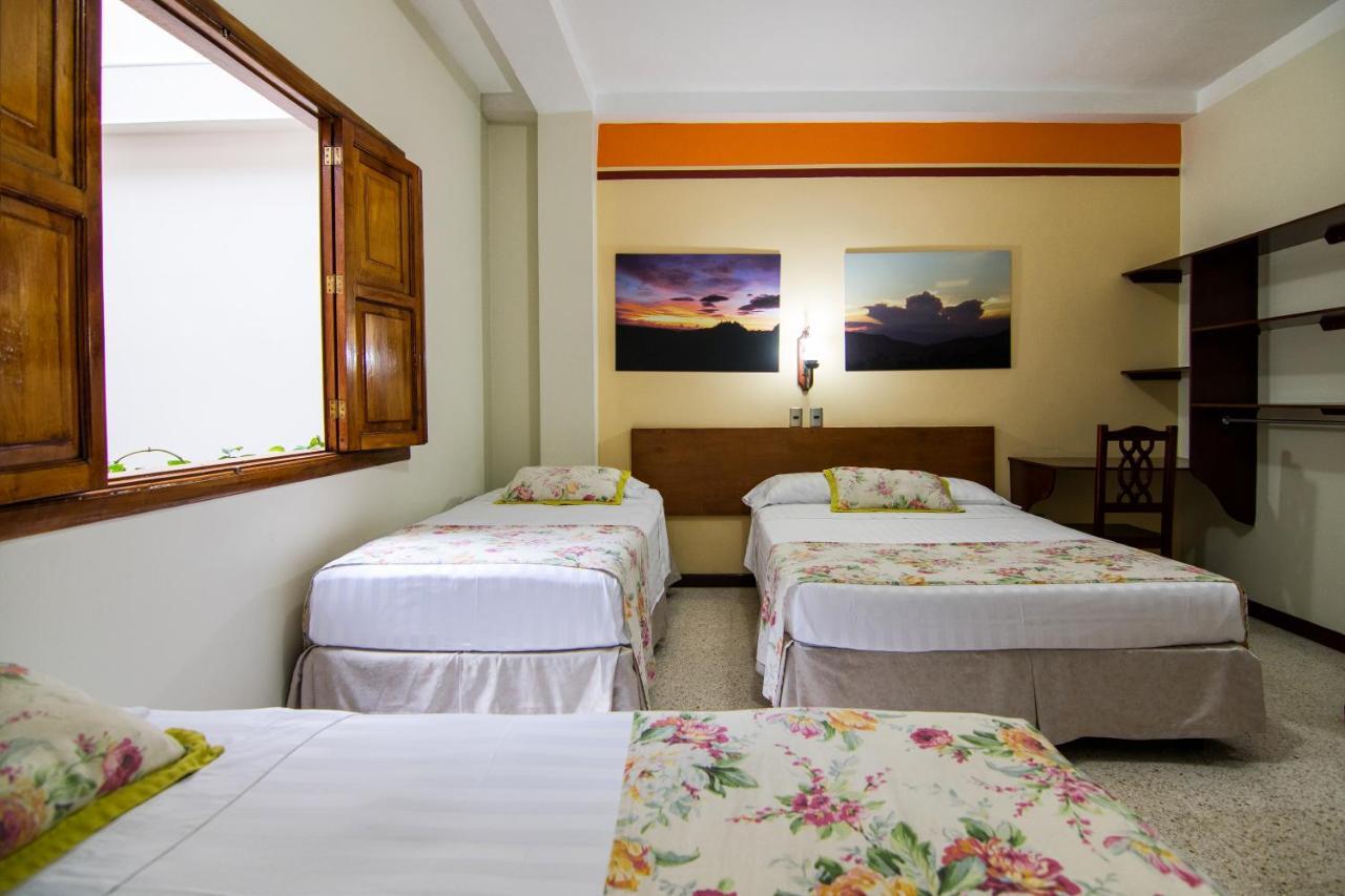Hotel Valdivia Plaza Jardín Eksteriør bilde