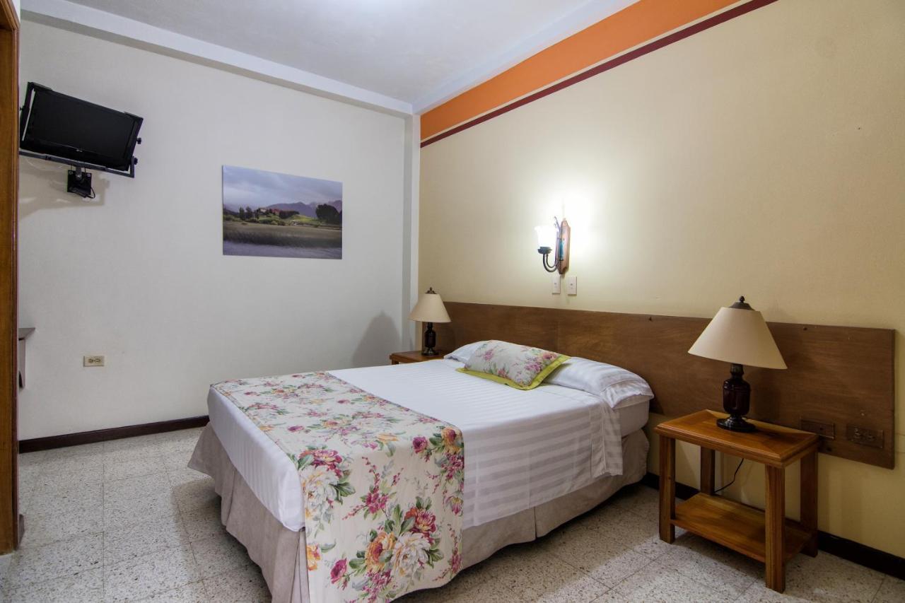 Hotel Valdivia Plaza Jardín Eksteriør bilde
