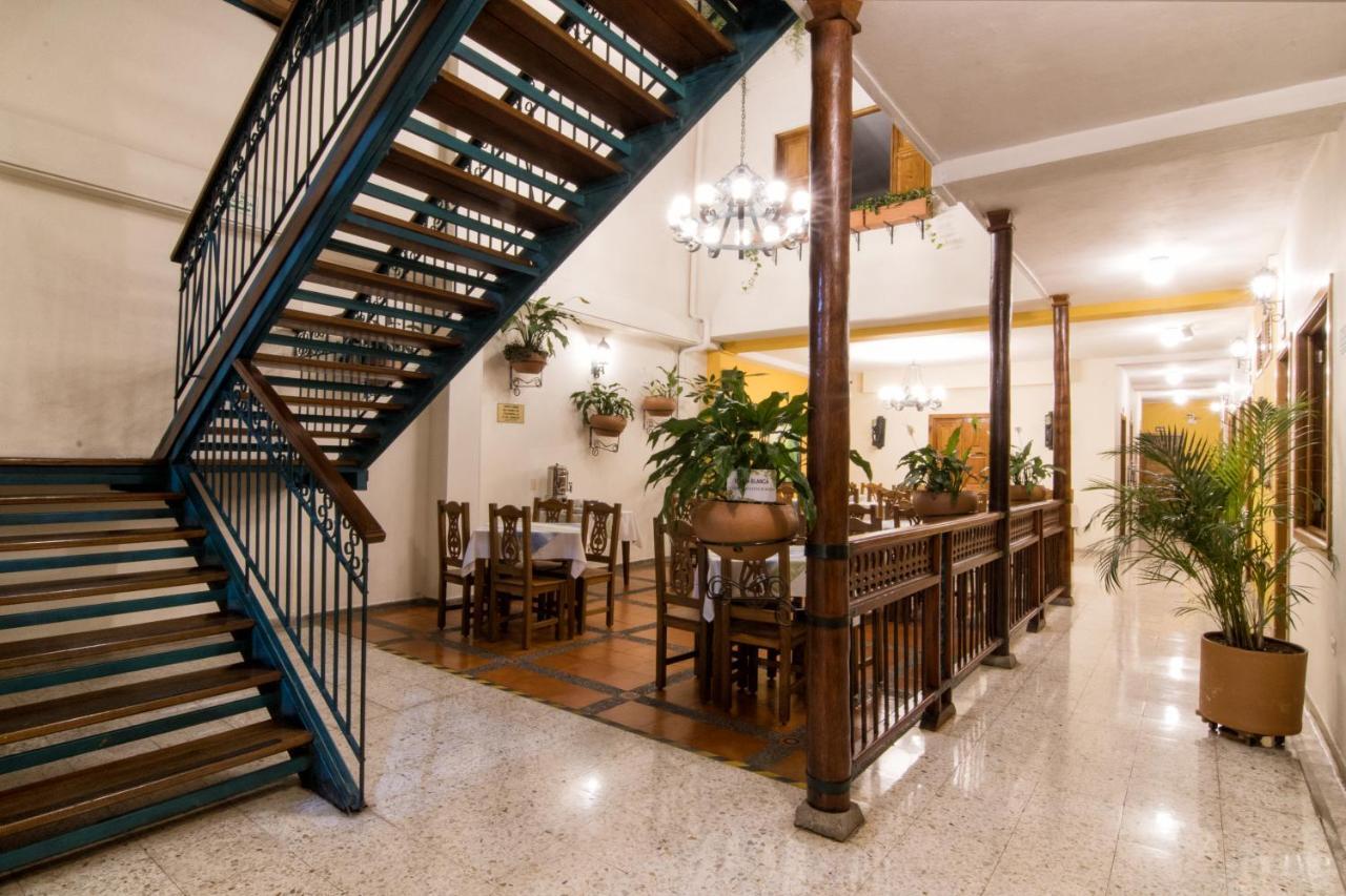 Hotel Valdivia Plaza Jardín Eksteriør bilde