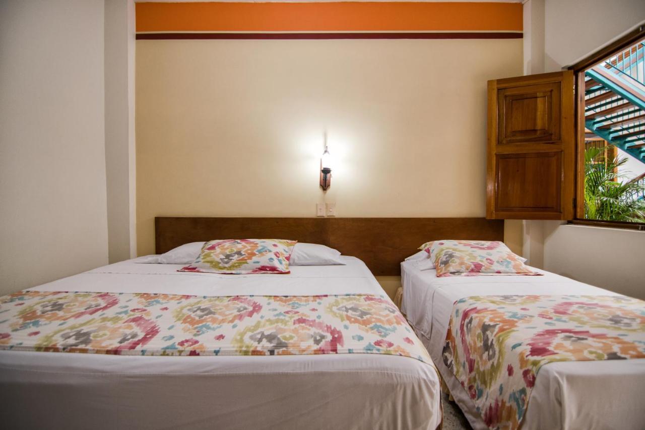 Hotel Valdivia Plaza Jardín Eksteriør bilde