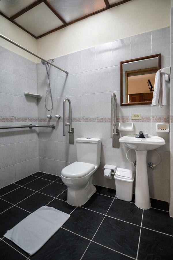 Hotel Valdivia Plaza Jardín Eksteriør bilde